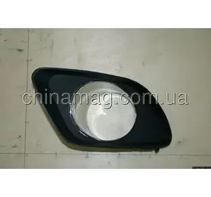 Решетка противотуманной фары без хрома L Geely Emgrand EC-7RV 1068003045 Решетка противотуманной фары без хрома L Geely Emgrand EC-7RV 1068003045